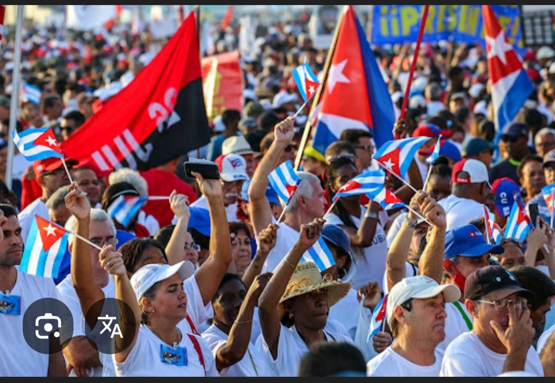 "Esa bandera esta tierra y ese cielo, la defenderé, la defenderemos,  a cualquier precio, la defenderemos".
#AquiNoSeRindeNadie 
#LaPatriaSeDefiende