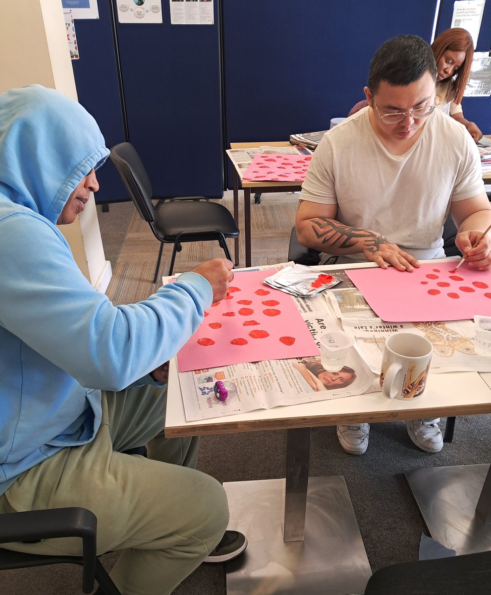 HeadwayBS's tweet image. 'Strawberries' was the theme of the Sutton House Art Therapy session last week. The clients enjoyed a relaxing morning painting and creating.
#strawberries #arttherapy #braininjury