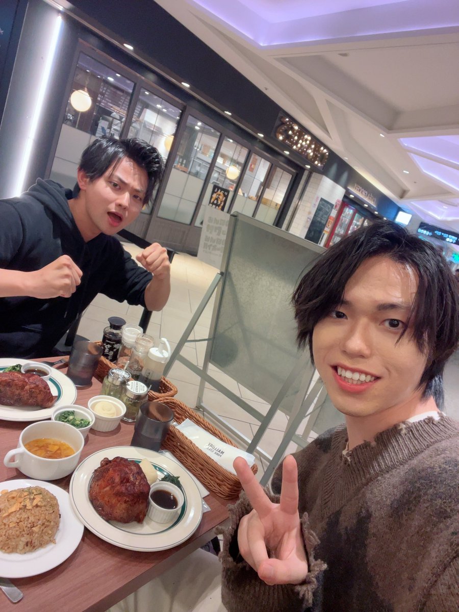 taisei_imura's tweet photo. 美味しいお肉をご馳走してくれました

今日は一日疲れた🥱
皆様も一日おつかれさまでした！

明日もがんばろーー！ https://t.co/7dLQx5xriq