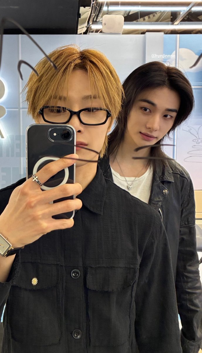 현빵 tweet media
