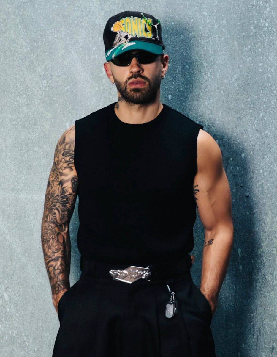 anghyy19's tweet photo. Feid, ¿cómo es posible que seas tan perfecto? 🖤 https://t.co/tUa9PrTaFu