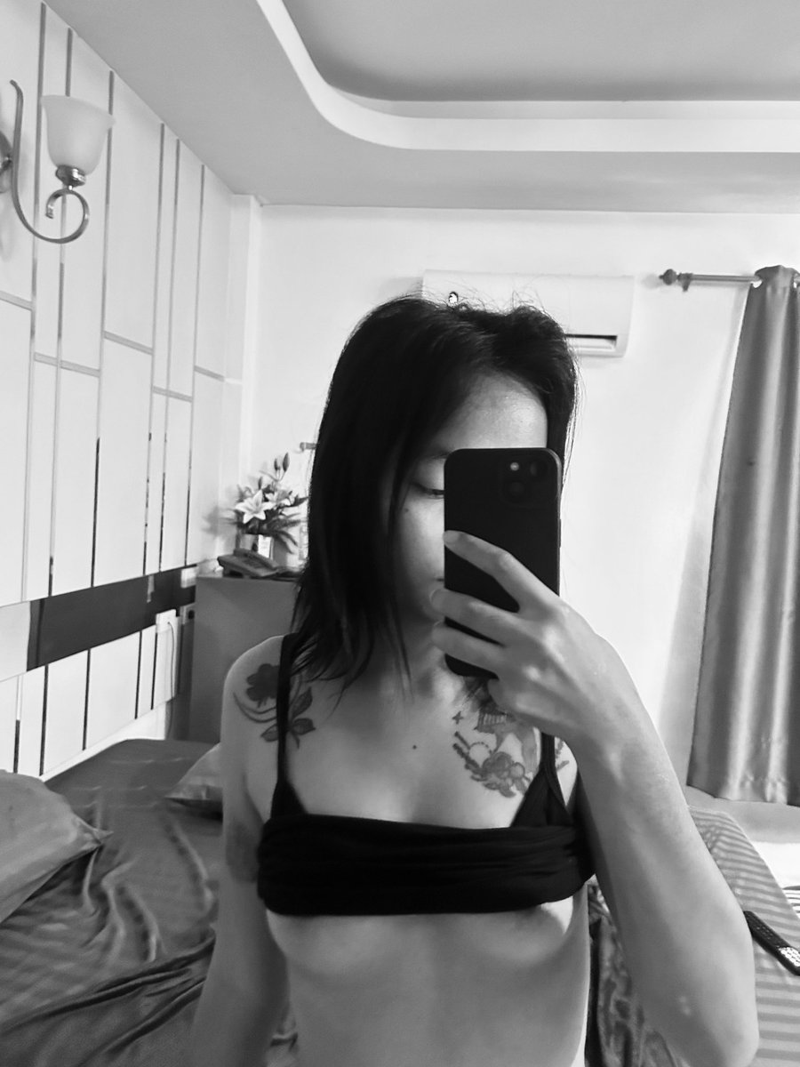 ง่วงนอน tweet media