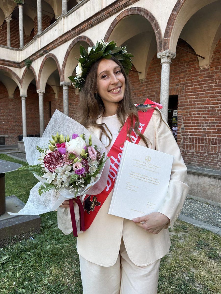 saradjokofan1's tweet image. One of the best days of my life! 🎓✨🤍
#graduation #philosophy #master