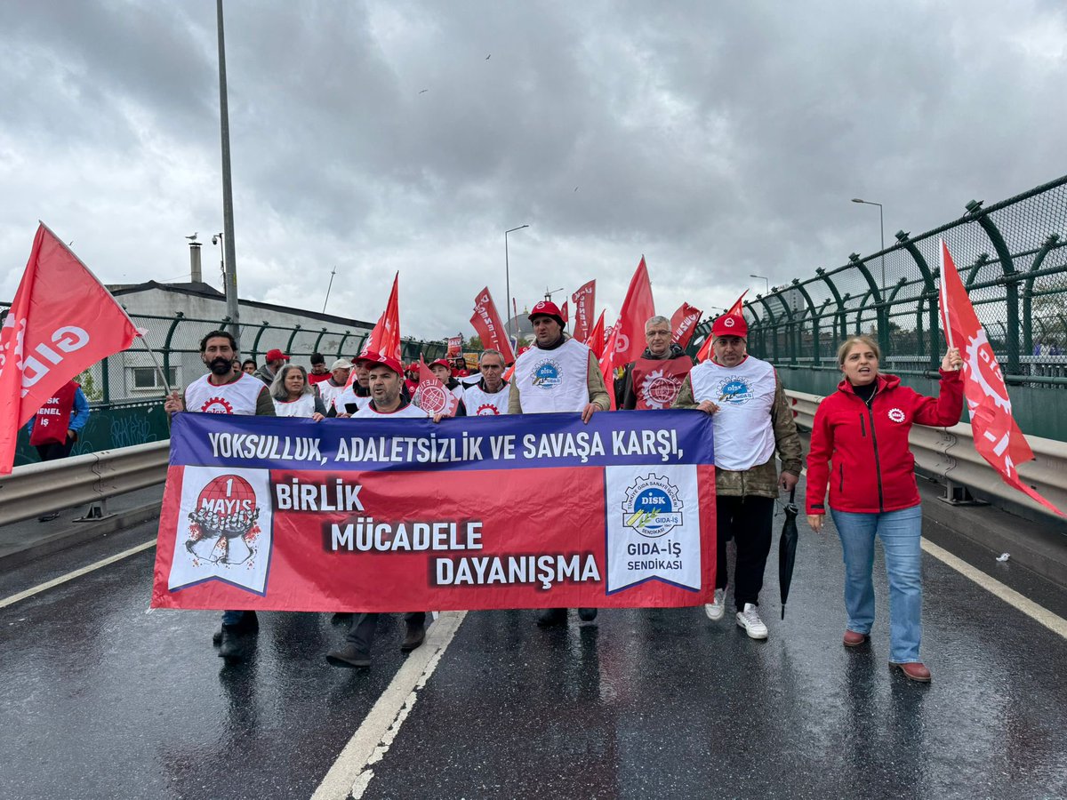 diskgidais's tweet photo. Yoksulluğa Sömürüye Savaşa karşı yurdun dört bir yanında #1Mayıs'ta alanlarına çıktık

Yaşasın 1 Mayıs
İşçiler Birleşir Bu Düzen Değişir

📍İstanbul/Kadıköy https://t.co/6RZEyakQn2