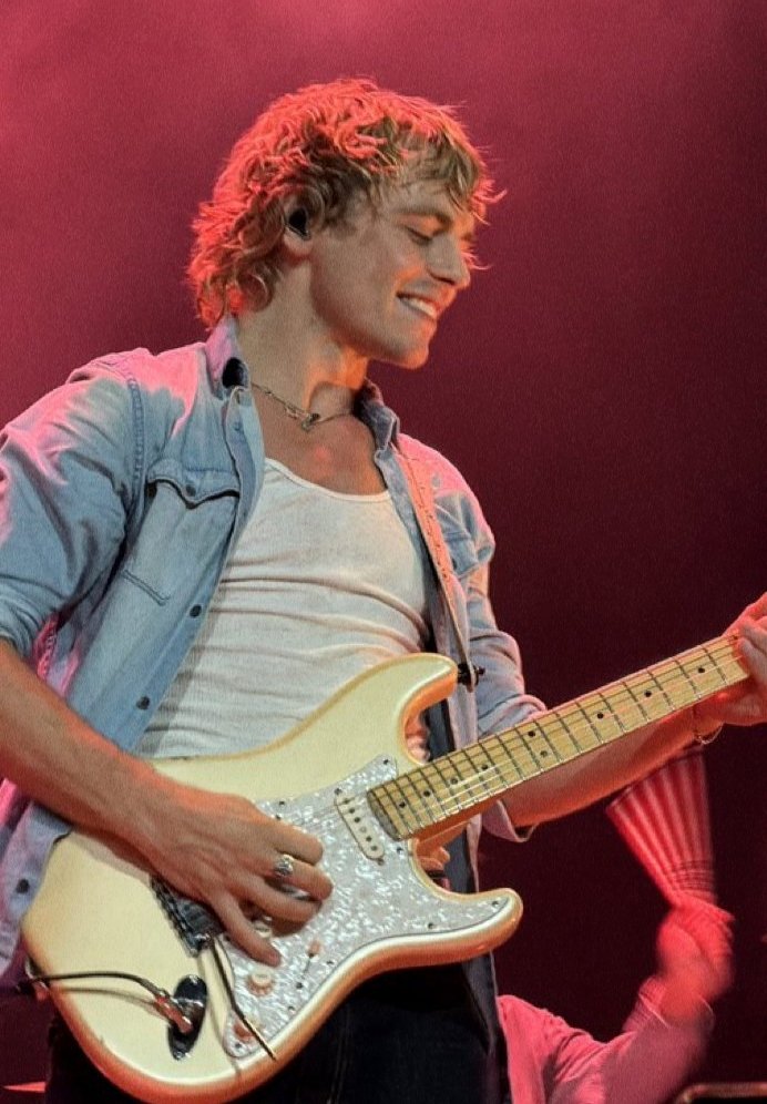 Ross Lynch Portugal tweet media