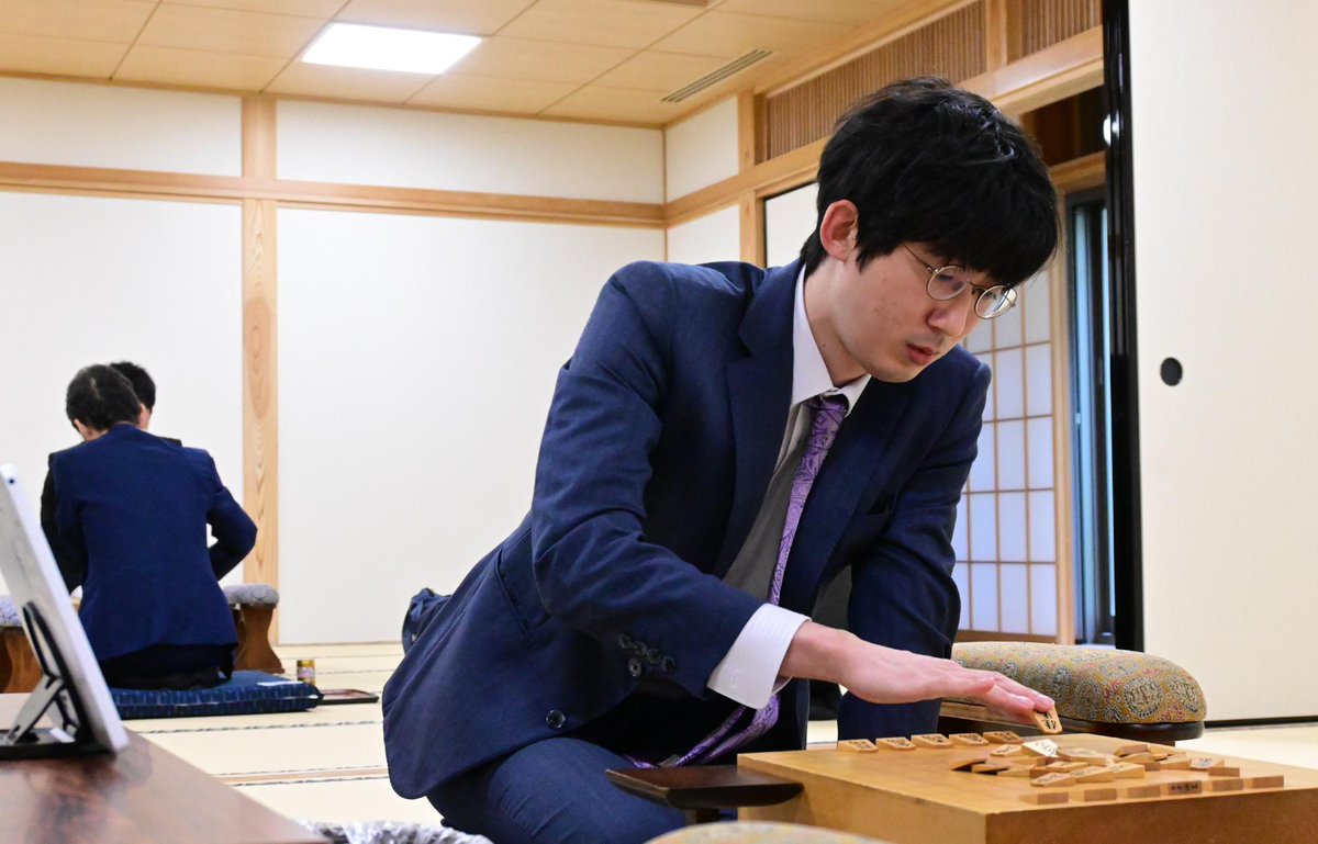 「動ける形を目指した」藤本七段が受けの決め手▲５六桂で白星、際どくバランスを保った井田五段の粘りを振り切る＜４組・藤本渚七段－井田明宏五段＞
