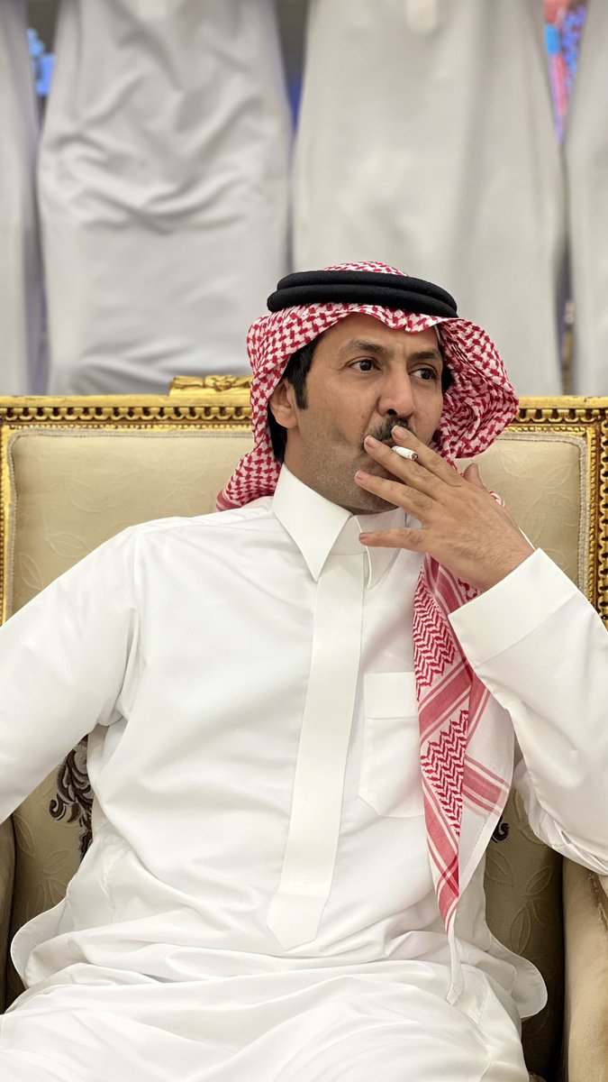 ماني  . .  بمحتاجّ  شي  . .  اتحزمّ به ،
سطوّة ذراعي تشيل البيت من طنبه !
#تركي_الميزاني #شعر 
<a href="/turky2000as/">تركي الميزاني</a>