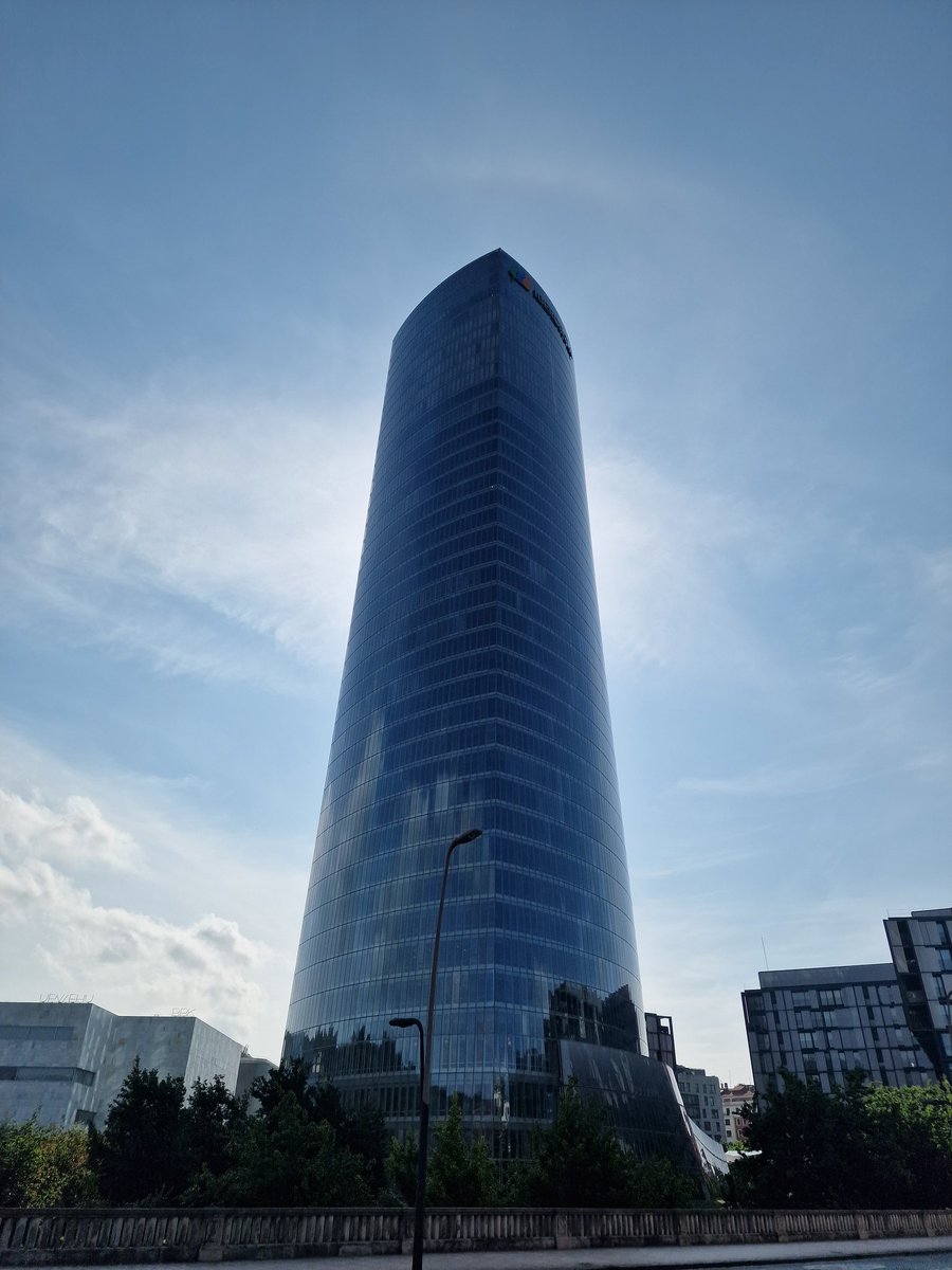 iparatx's tweet image. Invertir en valor

Me dice mi hijo que me invita a comer bajo la Torre #Pelli de @iberdrola

Invitar, invita él, pagar; paga el viejo

Trazamos planes a futuro

#FatherAndSon #Legado