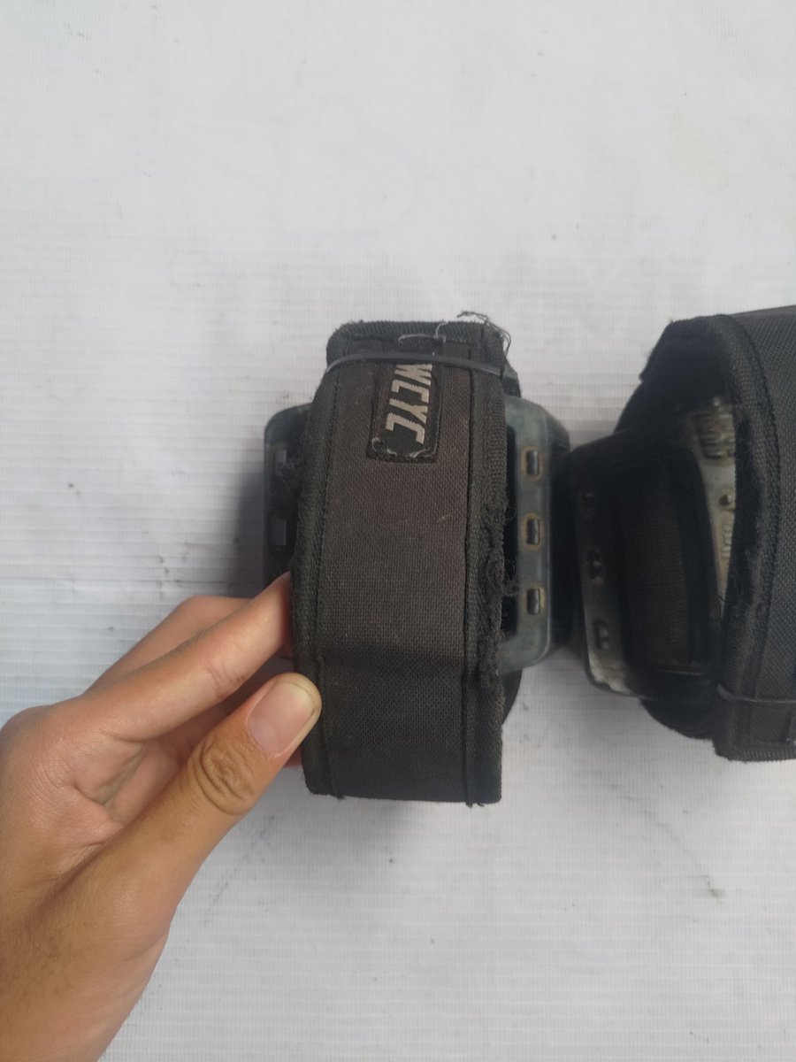 IslanHata's tweet photo. FOR SALE

Pedal Wellgo, Strap Wcyc. Used, Good Condition
Price: 100k
#fnfjb https://t.co/JVMn9Yml2H