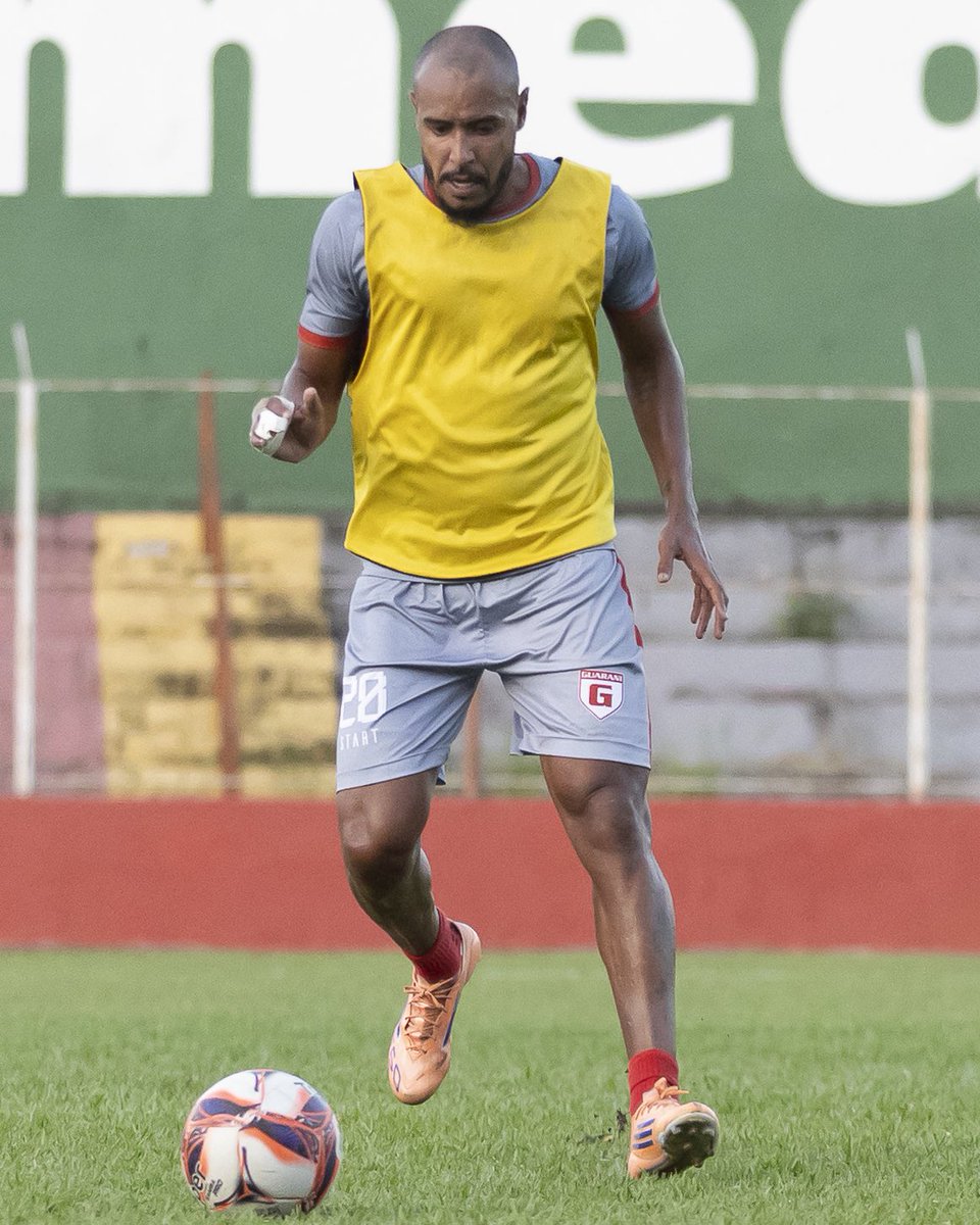 dfs028's tweet photo. 🙏🏾⚽️❤️

Neste dia do (Trabalhador), peçamos a graça de assumir um novo olhar sobre o trabalho. Que ele não seja apenas obrigação, mas vocação; não apenas esforço humano, mas cooperação com Deus; não apenas meio de sustento, mas caminho de serviço, redenção e santificação. https://t.co/RABKgBh2N7