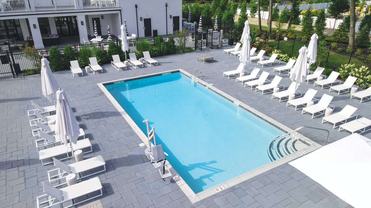 NicolockPaving's tweet image. These projects feature Chesapeake Blend, Graphite Pearl Blend, and Pennsylvania Blue—each bringing its own unique character to the space. 

Which direction would you go?

#ColorChoice #PaverDesign #OutdoorStyle #Nicolock #DesignHelp