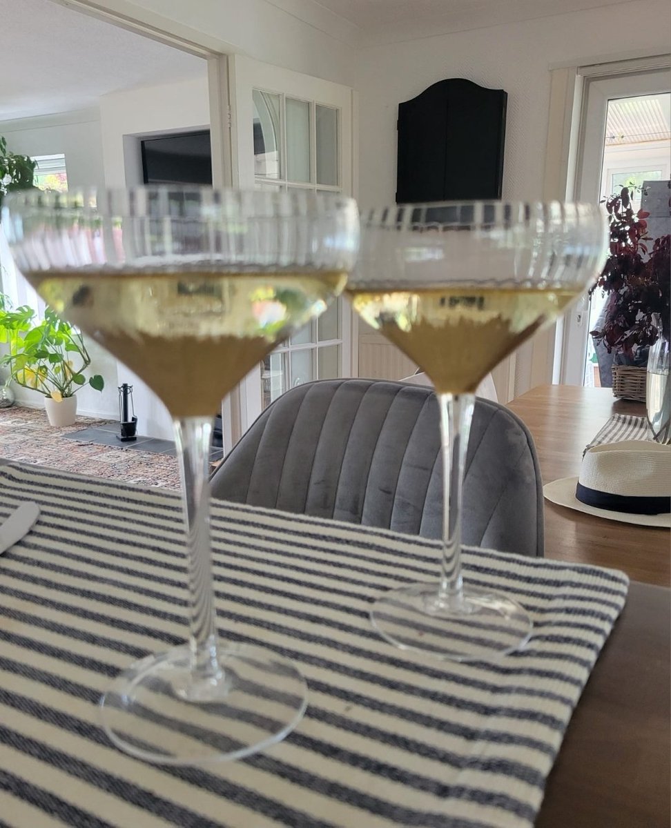 Rishistaxreturn's tweet image. Had a glass of bubbles with lunch and now I really can't be arsed. #daydrinking. 🥱🥂