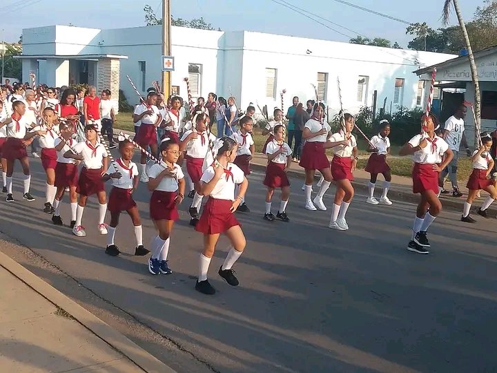 Yenisley Diaz Sub.General de Educación Candelaria tweet media