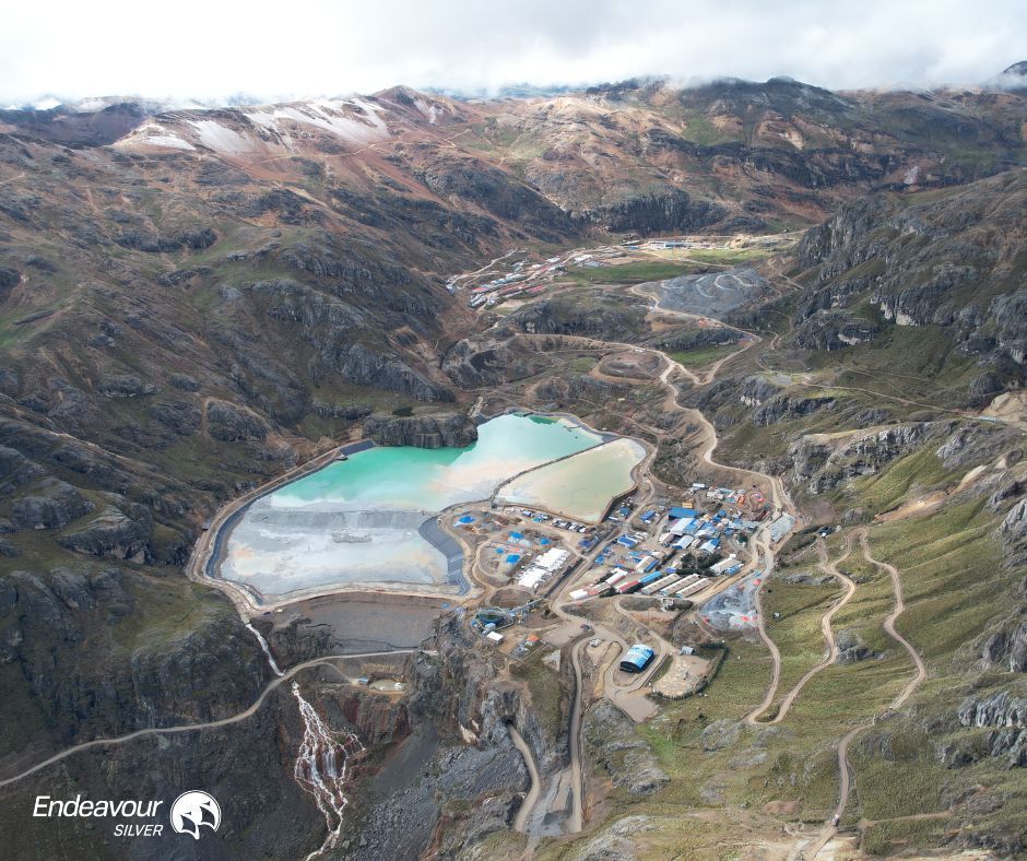 EDRSilverCorp's tweet image. One year ago today, Endeavour Silver completed the acquisition of the Kolpa Mine in Peru.
We're proud to celebrate this milestone and the people behind a great year. 🎉

#Mining #Silver #SilverMine #Peru