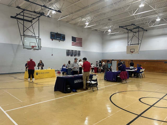 engageky's tweet image. @universityofky Cooperative Extension Service teamed up with #UnionCountyHS for the College Reality Fair! Students learned about paying for college, #FAFSA, KEES money, scholarships, and loans. #KCC Julianna Brown helped sophomores with their mock college experience! #EngageKY