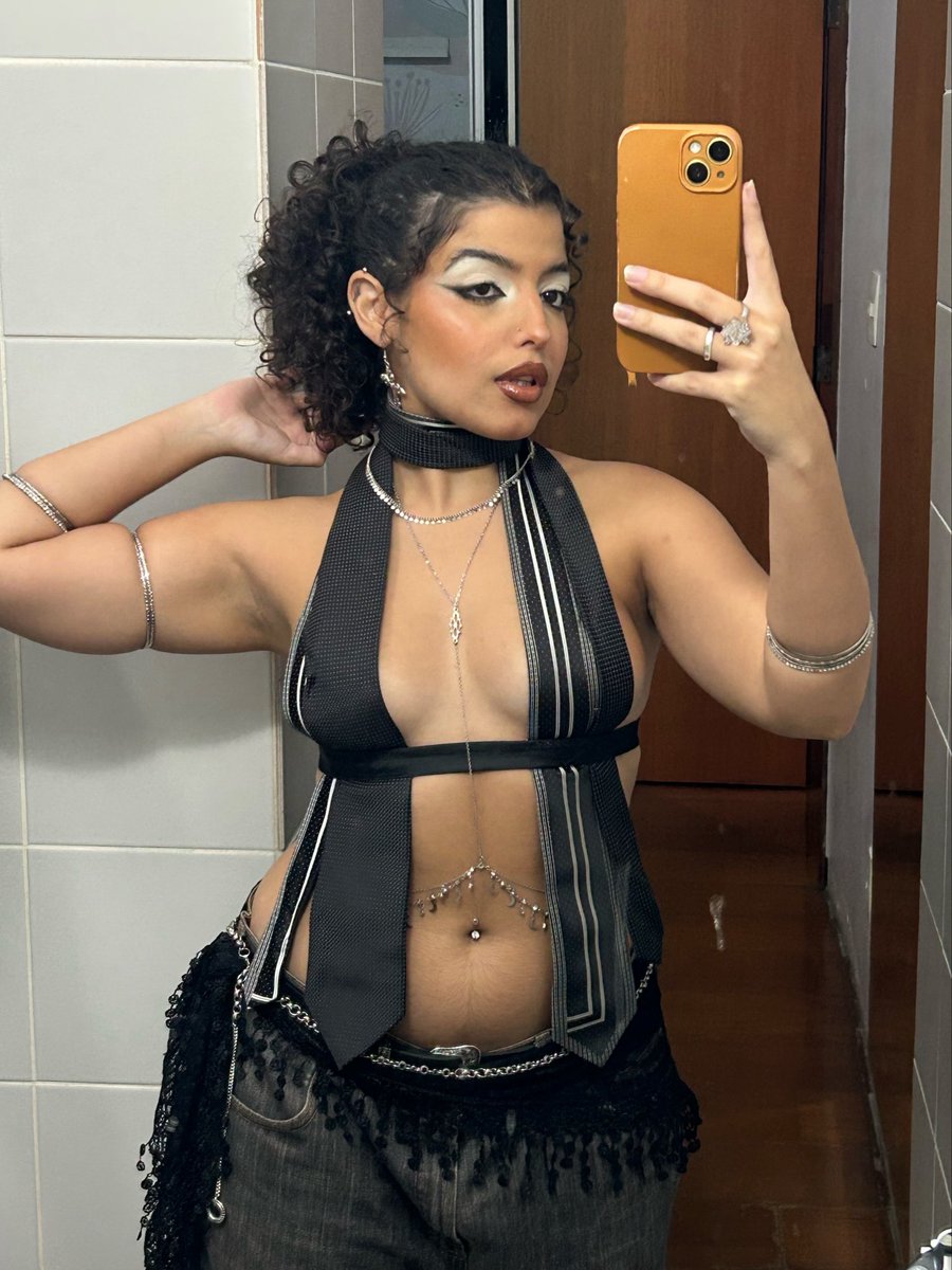 𝔇𝔦𝔬𝔫𝔦𝔰𝔦𝔞𝔠𝔞🍇 tweet media
