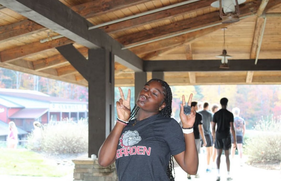 BHSLadyBulldogs's tweet photo. We want to wish a very Happy 1️⃣8️⃣th Birthday 🥳🎂 to BHS Senior @TheolaMills33! We hope you have the best day Theola! #gobulldogs #BFL https://t.co/XU8pprjc43