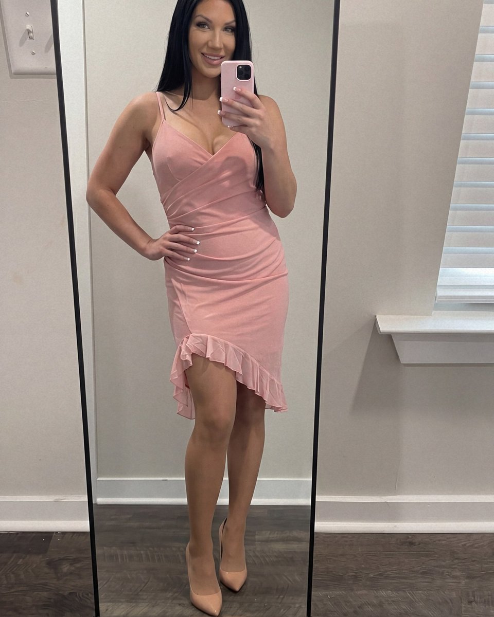 Danielle Nichols tweet media