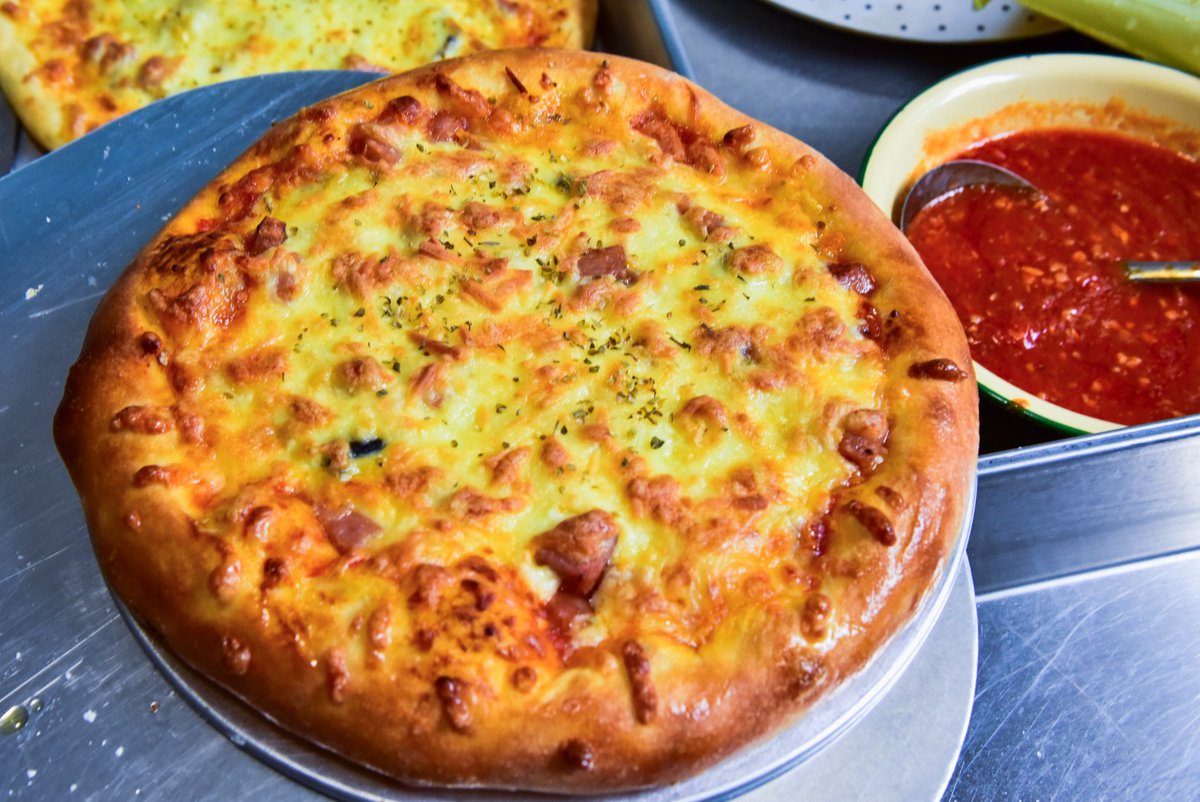 _vanye_'s tweet image. 過節就得吃pizza
因為pizza只有6片、8片
不會有7片

#pizza