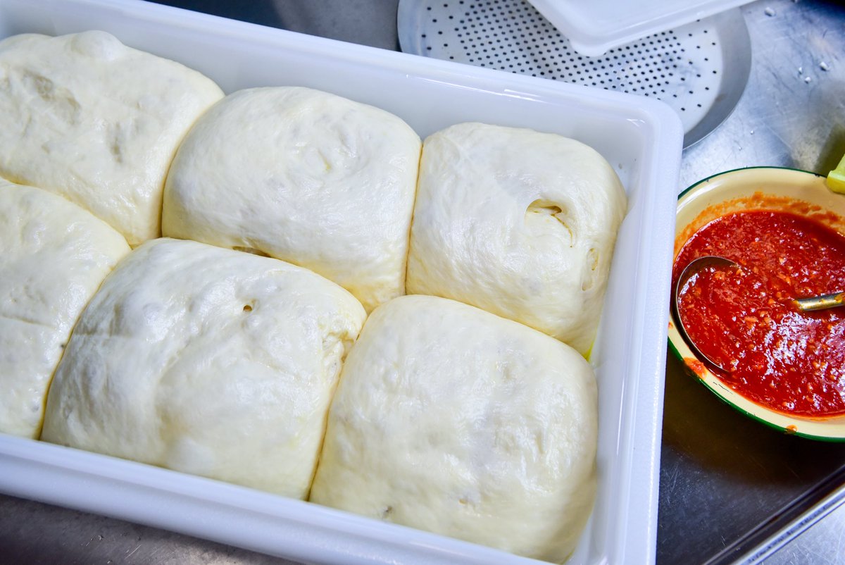 _vanye_'s tweet image. 過節就得吃pizza
因為pizza只有6片、8片
不會有7片

#pizza
