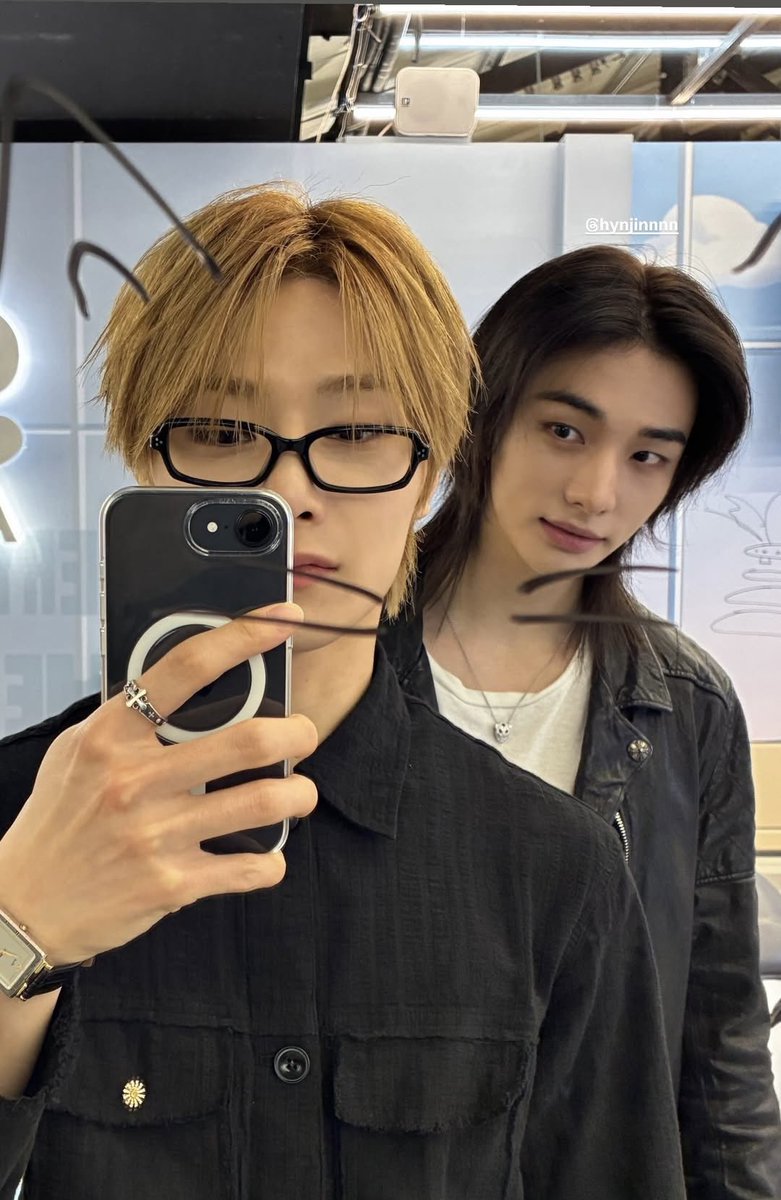 Hyunin tweet media