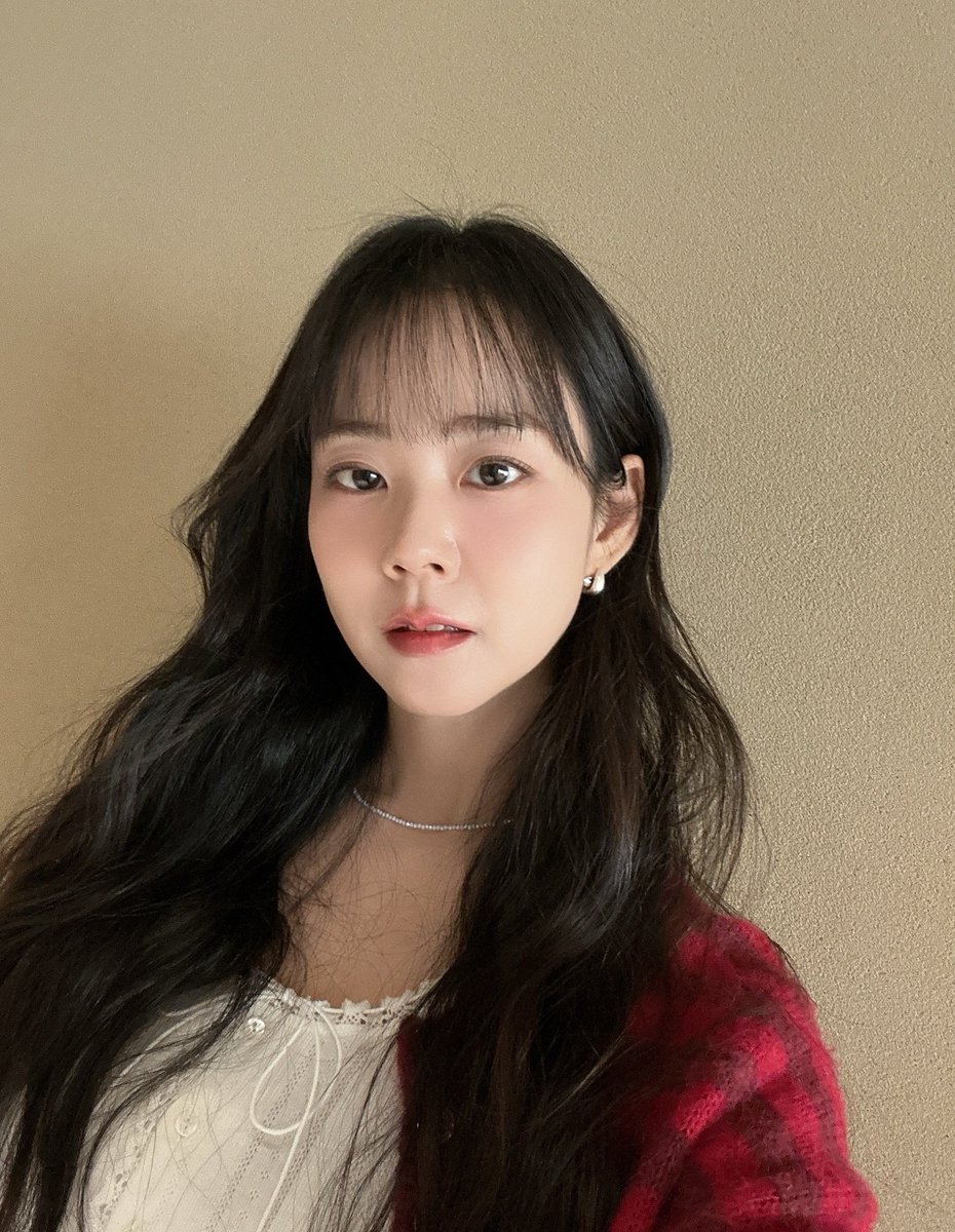 한별 tweet media