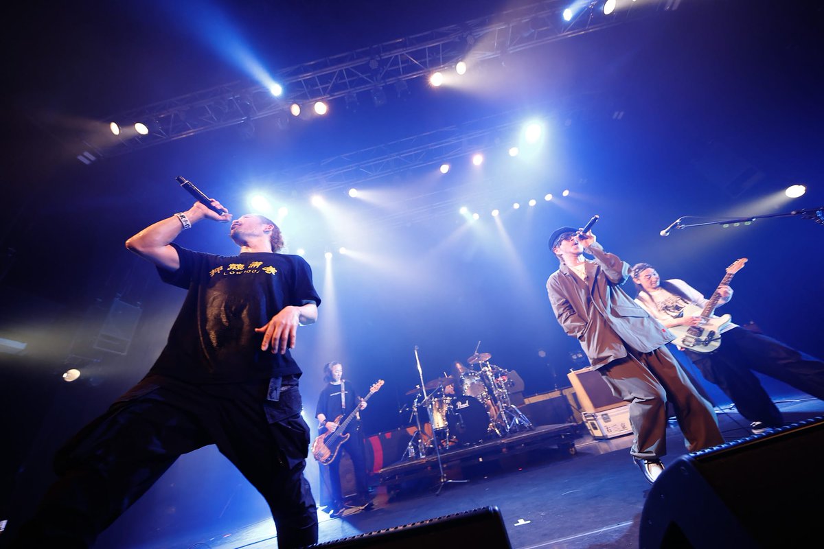 Blaq Poet Society 限定盤 Stu Bangasサイン書込み s-l1200.png