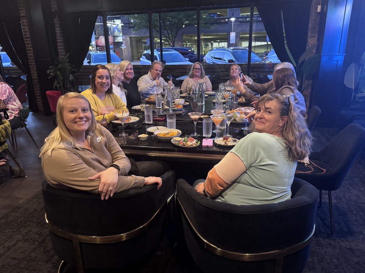 SlicedHealth's tweet photo. We had a blast spending the last few days of April in Iowa with the HomeTown Health community. Very thankful to the HTH team for bringing everyone together and making the Spring Rural Healthcare Education and Training such a success. #SlicedHealth https://t.co/s9DVzEfKF4