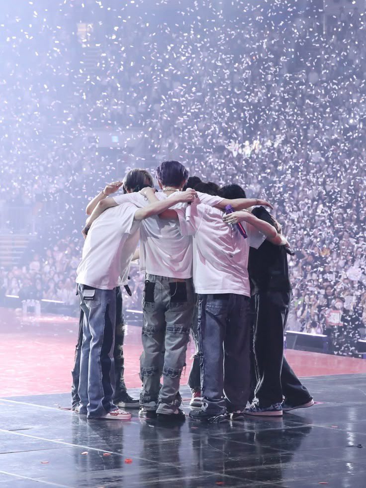 ikeuuuz's tweet photo. @sooha_en7 ENGENEs are extremely disappointed by BELIFT failing to support ENHYPEN as artists and creators, leading to a monetary boycott. 

#7_Stars_One_Galaxy 
#Justice_For_ENHYPEN_7 https://t.co/eBSar2bBjF