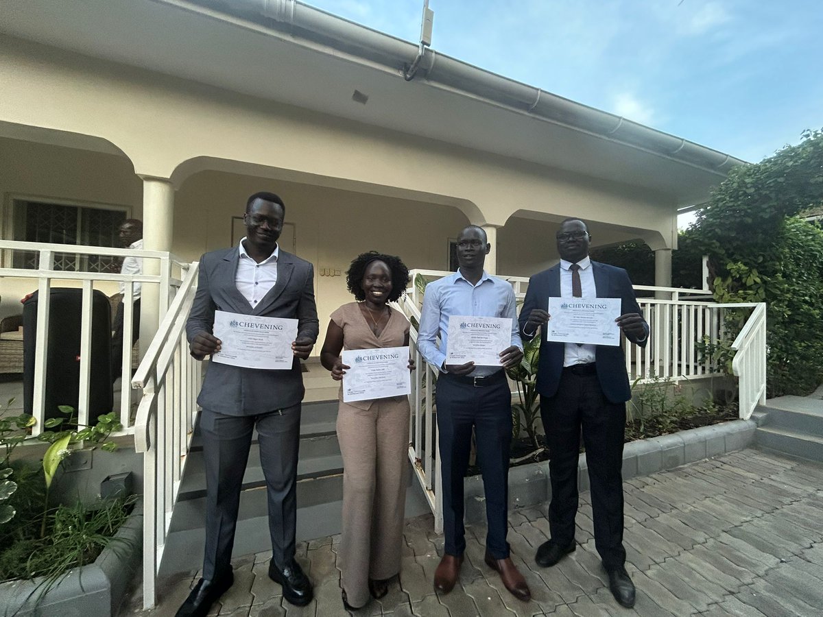 UKinSouthSudan's tweet image. Welcome Home to our incredible Chevening Scholars!
We celebrated your achievement in earning Masters degrees at top 🇬🇧 universities &amp;amp; heard about your fun experiences in the UK
We can't wait to see your future contribution to #SouthSudan's development 🇸🇸
#Chevening #FutureLeaders