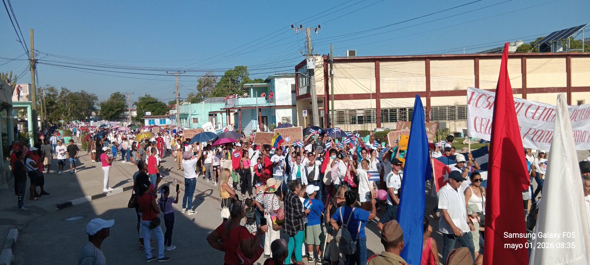 AngelMatosTorr2's tweet photo. Desde Contramaestre, respaldo absoluto a nuestra Revolución, "LA PATRIA SE DEFIENDE". Desfile por el 1ro de Mayo. https://t.co/xCHiR15J9z