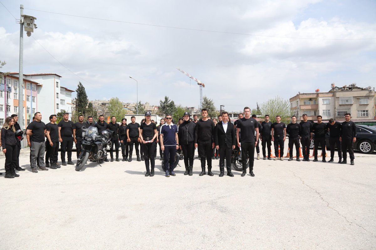 gazianteppolis's tweet photo. Vali Yardımcısı Sayın İlker EKER ve İl Emniyet Müdürümüz Celal ÖZCAN'ın katılımlarıyla Motosikletli Polis Timleri Sürüş Teknikleri Eğitimini tamamlayan personele sertifikaları verilmiştir.

#GaziantepEmniyet https://t.co/HBy6xlk4NK