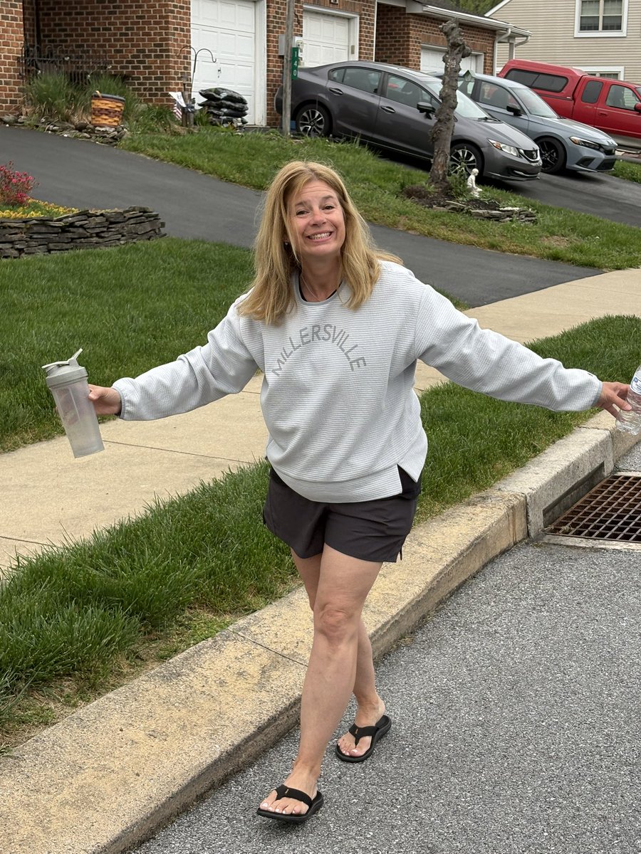 dthoops1's tweet photo. Happy Birthday to my beautiful wife Gretchen!!  Enjoy your special day!! #loveyou  @gteacher01 @derek_troxell @DelaneyTroxell @troxelld11 https://t.co/DJB550Y4Wj