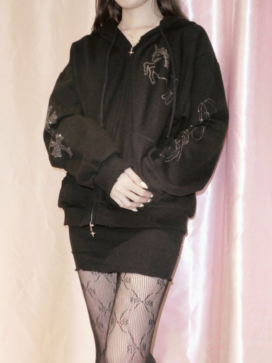 leeknow's hoodie's brand is sooooo girlypop✨