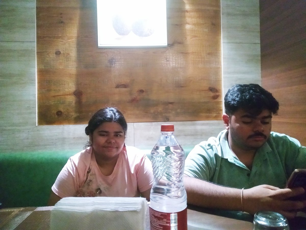 RohitTiwariDL's tweet image. #Memorable family 
#dinner pic 24-04-2026