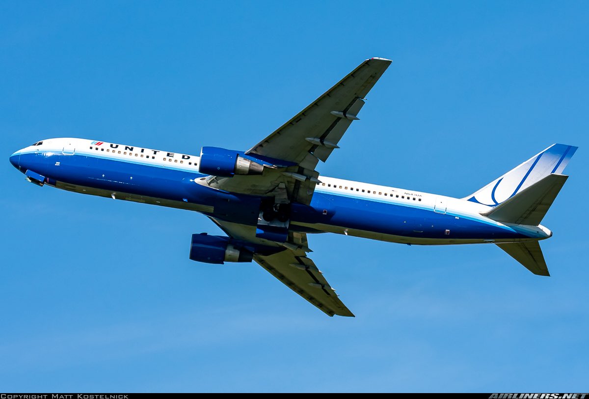 n194at's tweet image. United Air Lines
Boeing 767-322ER N643UA
ORD/KORD Chicago O'Hare Intl Airport
June 3, 2010
Photo credit Matt Kostelnick 
#AvGeek #Aviation #Airline #AvGeeks #Boeing #B757 #UnitedAirlines #UAL #ORD #Chicago @fly2ohare #SaveTheTulip @united @FlyinSPS 🇺🇸