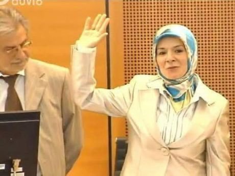 Brüksel’de esnaf ziyaretinde bulunan Aile Bakanı Mahinur Özdemir Göktaş’ın, Belçika vatandaşlığı olduğu ve Belçika’da Hristiyan demokrat CDH partisinde 6 yıl boyunca vekillik yaptığı öğrenildi.