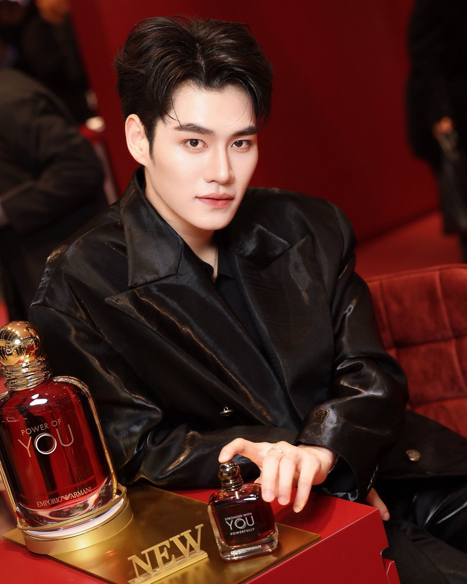 PerthNPOfficial's tweet photo. เก็บตกภาพบรรยากาศ “เพิร์ธ ณภัทร” ร่วมงาน EMPORIO ARMANI POWER OF YOU ✨❤️

#PerthNapat 
#PowerOfYou #Ownthemoment #ArmaniFragrance #Strongerwithyou https://t.co/hxc2TK0i25