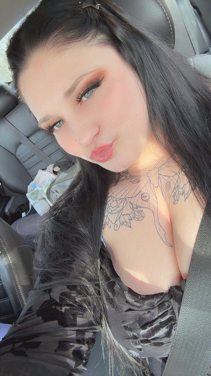 Goddess Nikki 💋 tweet media