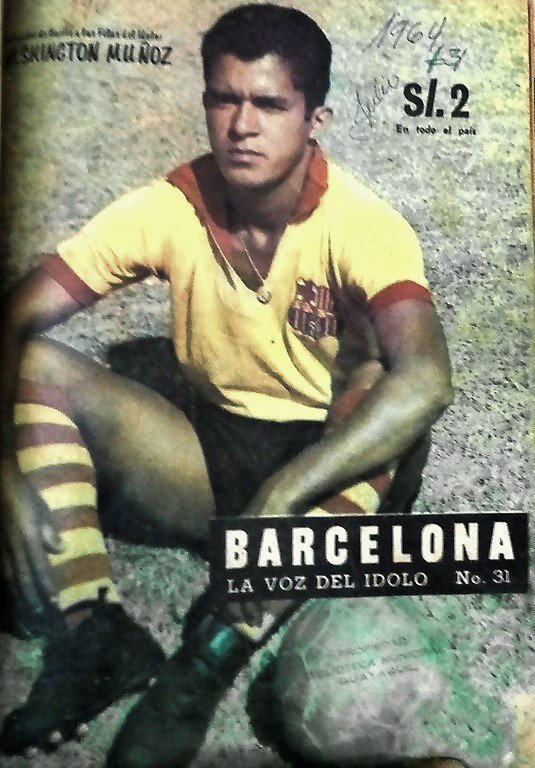 AntonioUbilla1's tweet photo. Washington Liben Muñoz Yance, el máximo goleador con la camiseta de Barcelona, además "El Chanfle" ha sido el mejor ejecutor de tiros libres en el cuadro amarillo y en el fútbol ecuatoriano #Chanfle #101AñosBarcelonaSC https://t.co/7syDaRmR3W