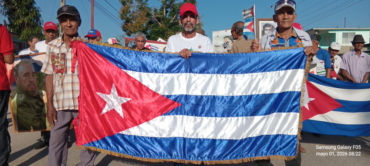 AngelMatosTorr2's tweet photo. Desde Contramaestre, respaldo absoluto a nuestra Revolución, "LA PATRIA SE DEFIENDE". Desfile por el 1ro de Mayo. https://t.co/xCHiR15J9z