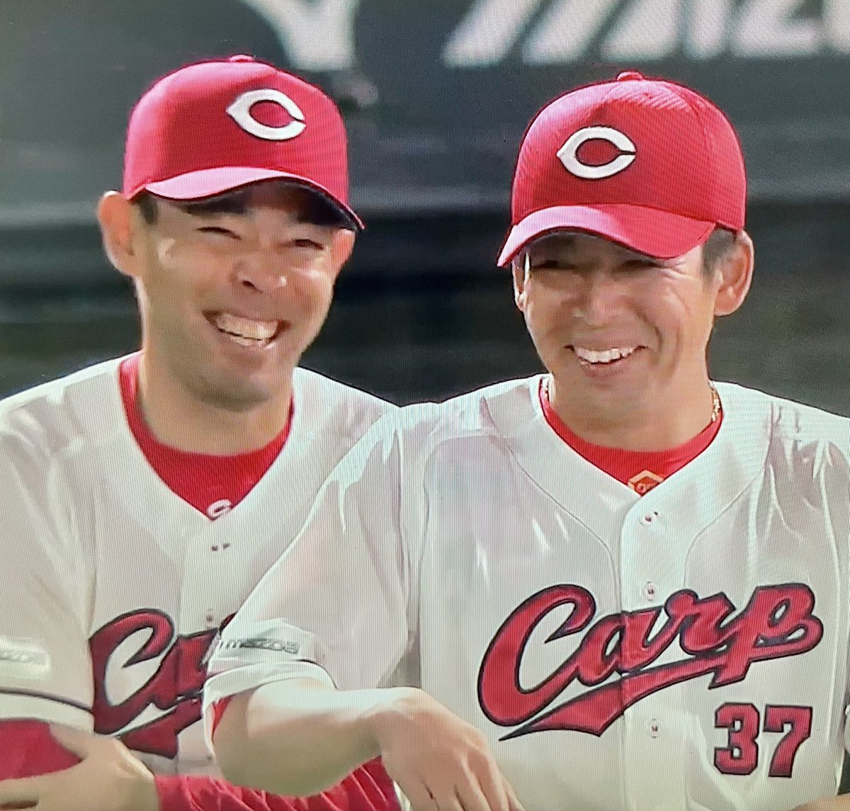 manrui14hr's tweet photo. ヤバい‼️ヤバい‼️エモーい😍

こんなピッカピカの笑顔✨✨
こっちまでめちゃくちゃ幸せ😆🍀

連勝するってこんなに嬉しいんだよ😆

明日も応援するっきゃないね📣🎉 https://t.co/1yoExCO5D1