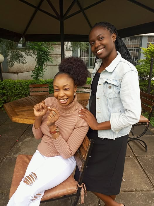Mtotomzuri001's tweet photo. Leo ...Nimekuletea Abbie the Gen -Z unayemsikia.....Ndio Huyu..

Karibu #TafrijaChaguoLako
Taja wimbo Uchezewe..

@RadioTaifaFM 
@Mtotomzuri001 

'Hii Ni Kubwa Na Si Chocha' https://t.co/0VnQ3YD1yh