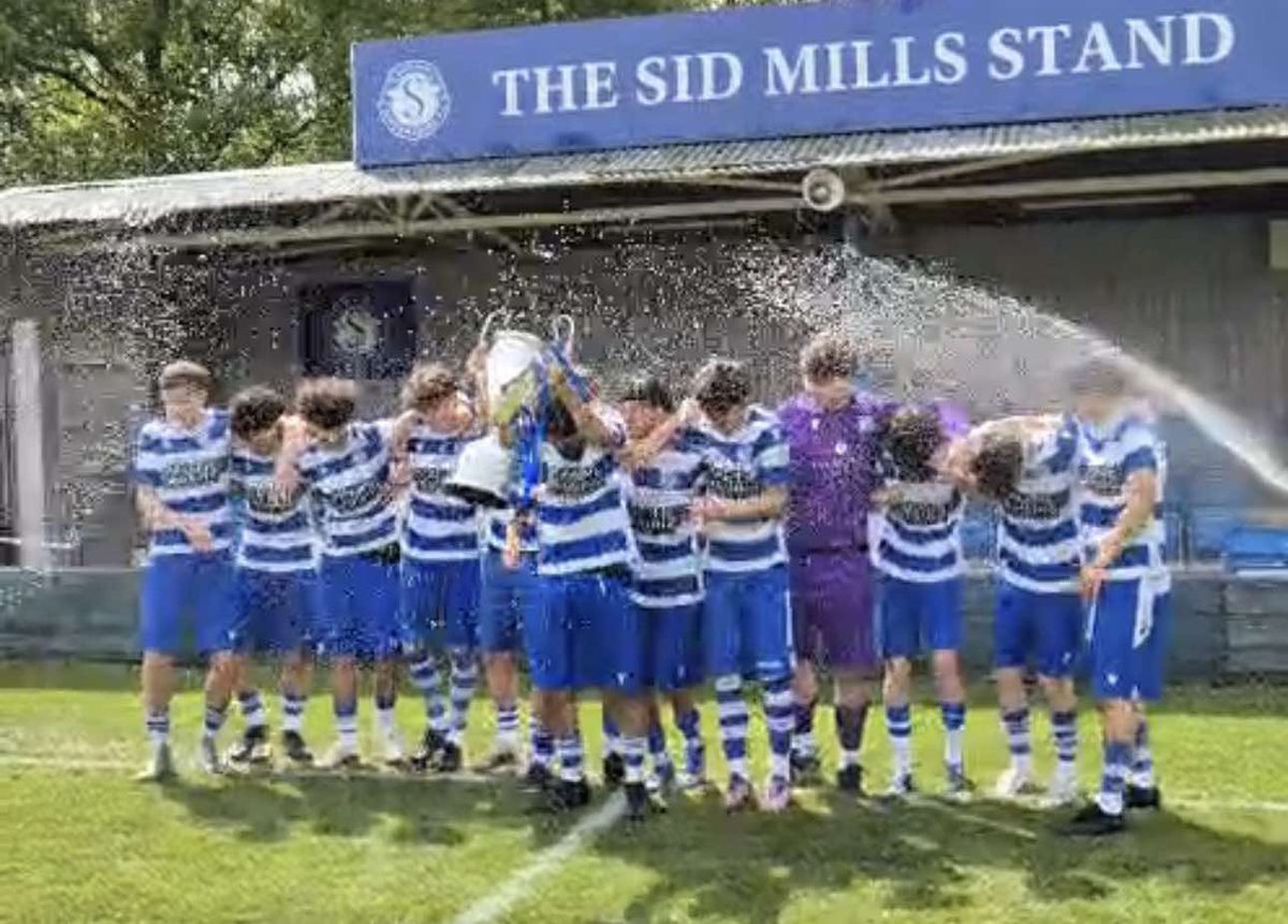 Teamgrassroots_'s tweet photo. #EndOfSeasonShoutout to Swindon Supermarine Under 16s who won the NWYL division one unbeaten. 

This season has been built on commitment, skill, determination, and teamwork—a true reflection of everything this group stands for. ❤️👏⚽️

#TeamGrassroots #GRF #GrassrootsFootball https://t.co/w7pxZa9Qzh