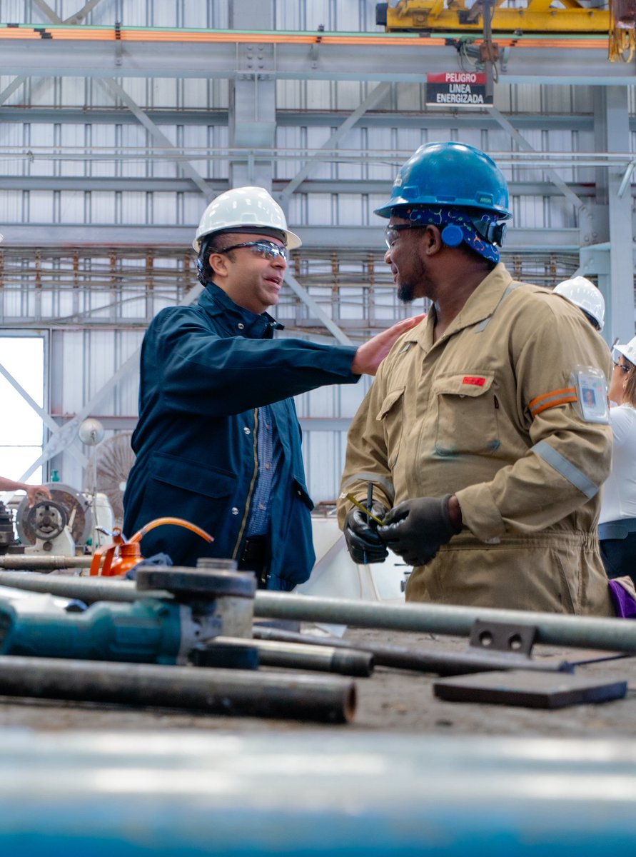 spereyrarojas's tweet photo. Hoy, en el Día del Trabajo, quiero reconocer y felicitar a cada uno de nuestros colaboradores de Refidomsa.

Gracias al trabajo, compromiso y entrega de ustedes, seguimos garantizando la energía que mueve a nuestro país y aportando al desarrollo de la República Dominicana.

Me siento muy orgulloso de formar parte de esta gran familia, de ver el esfuerzo que cada equipo pone en lo que hace y de saber que, juntos, seguimos logrando grandes cosas.

¡Feliz Día del Trabajo! 🙌🏼⛽️🇩🇴