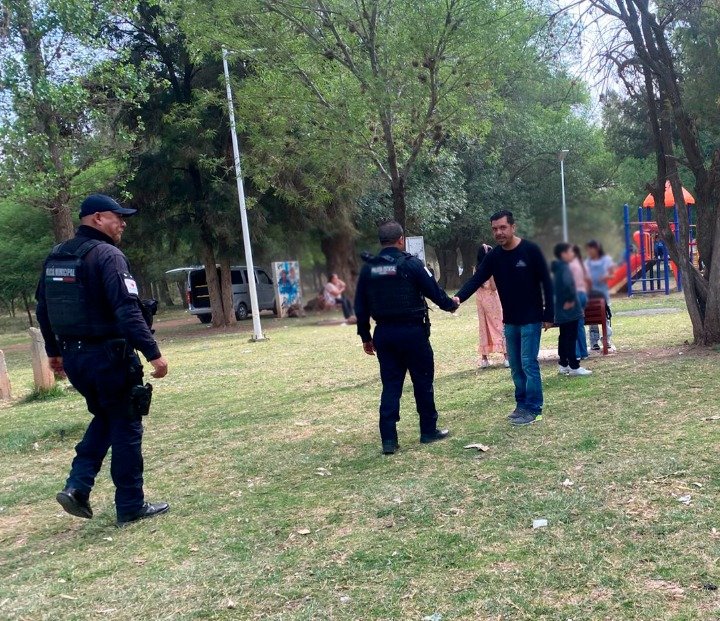 SSP_Zac's tweet image. La #PEP en coordinación con la Policía Municipal dió seguridad en diversos eventos conmemorativos del Día del Niño, realizados en distintas colonias y comunidades del municipio de Trancoso para garantizar entornos seguros y fortalecer la convivencia social.n9.cl/uwked