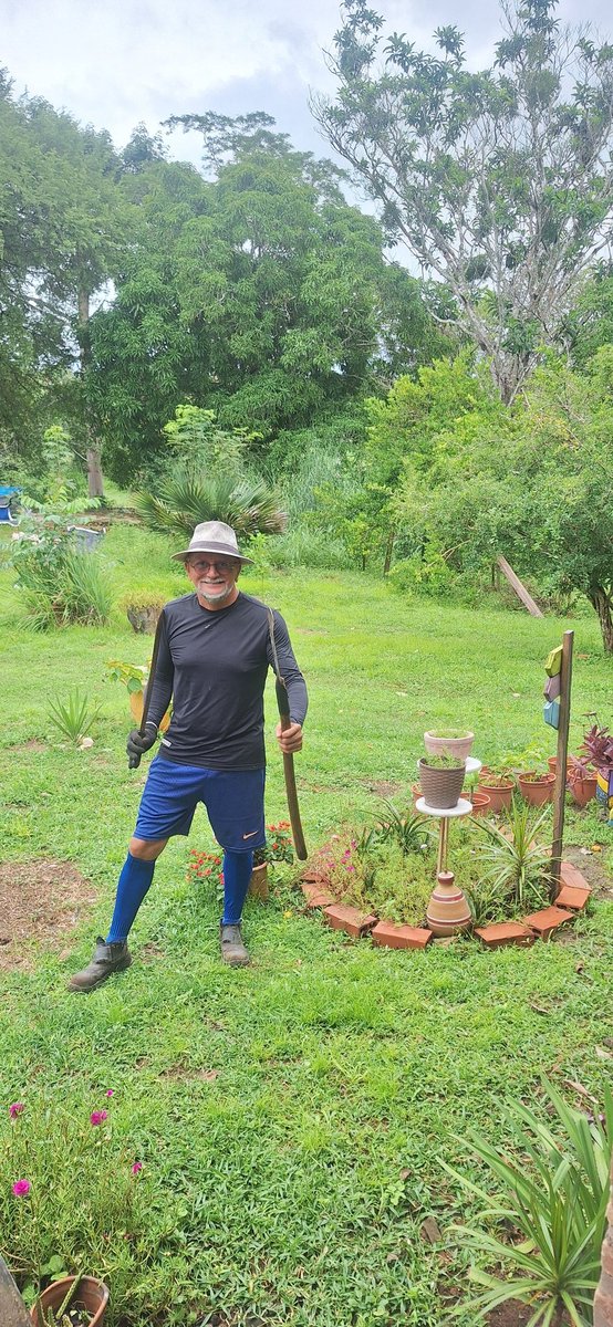 AdvEdnilton's tweet photo. Feliz dia do trabalhador, eles e elas merecem menos impostos e mais saúde, educação, emprego e renda!! https://t.co/4hq07jYnK0