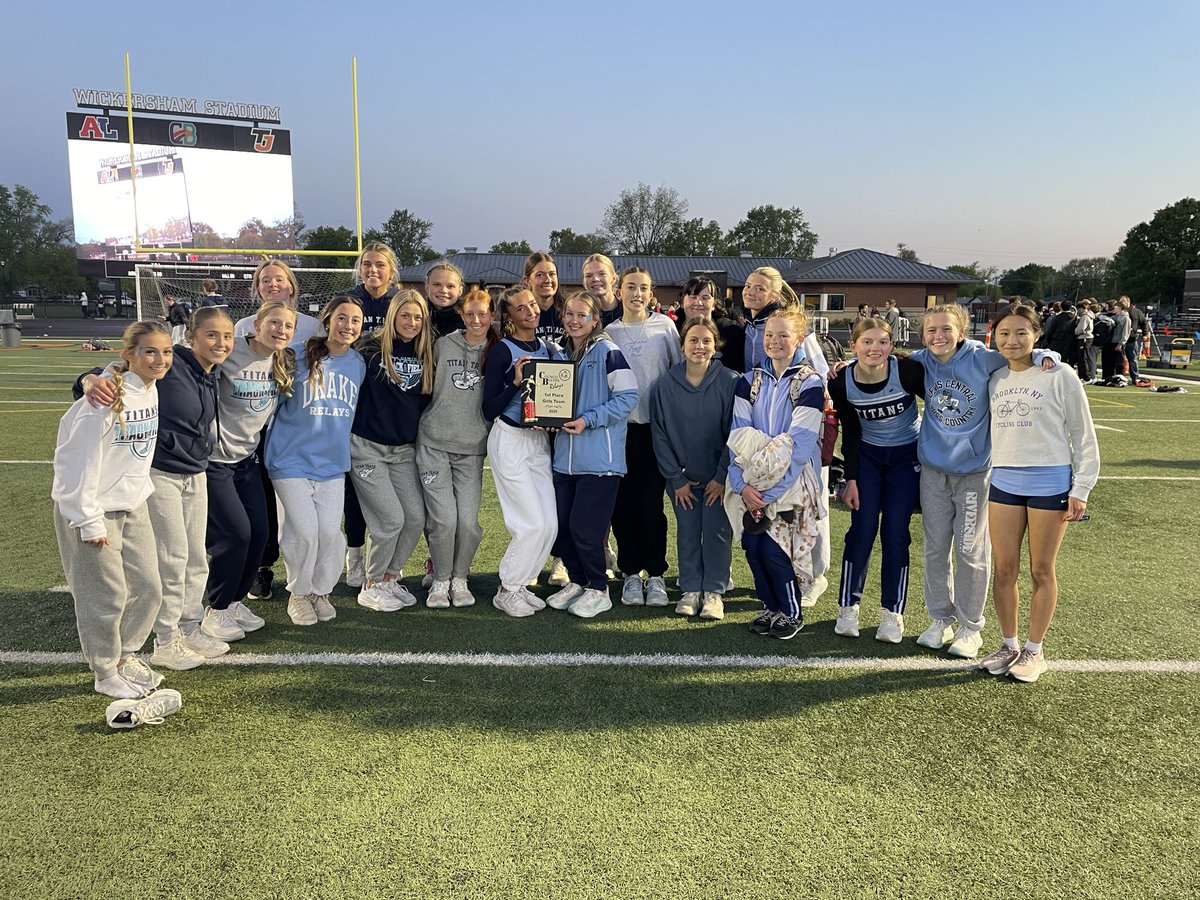 TitanGirlsTrack's tweet photo. Congratulations to the Titan Girls’ Track Team!  Everyone contributed to our City Championship last night. It was an amazing night celebrating all of the talent in the city!  Awesome job ladies I’m so proud of all of you! https://t.co/VpevvFEKyz