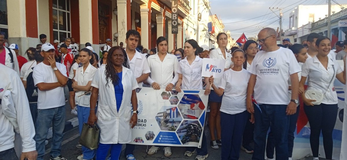 La #UCMPinar listos para desfilar.
Viva el 1 ero de Mayo 
#100AñosConFidel
#PinarDelRío