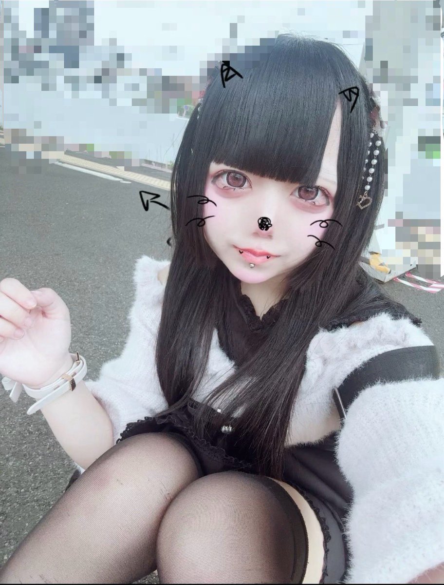 りあちま蹴られる♩ tweet media